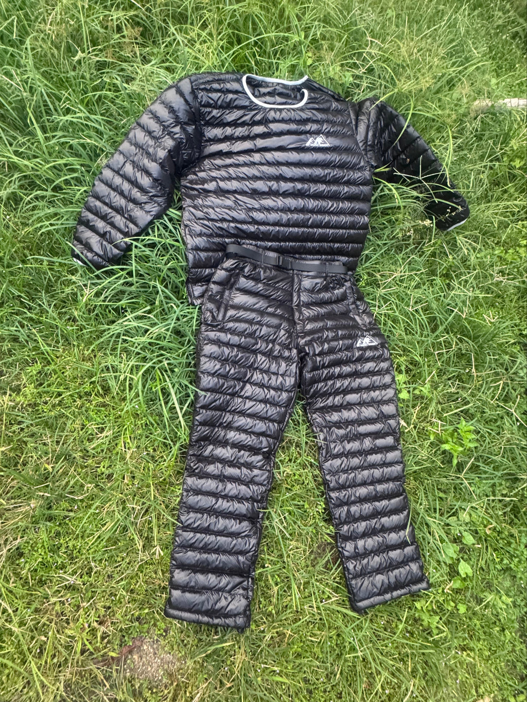Light down filled crewneck and pants