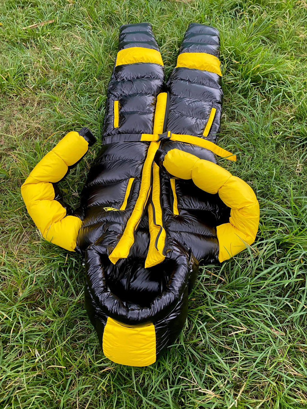 FULL BODY BLACK AND YELLOW SUIT