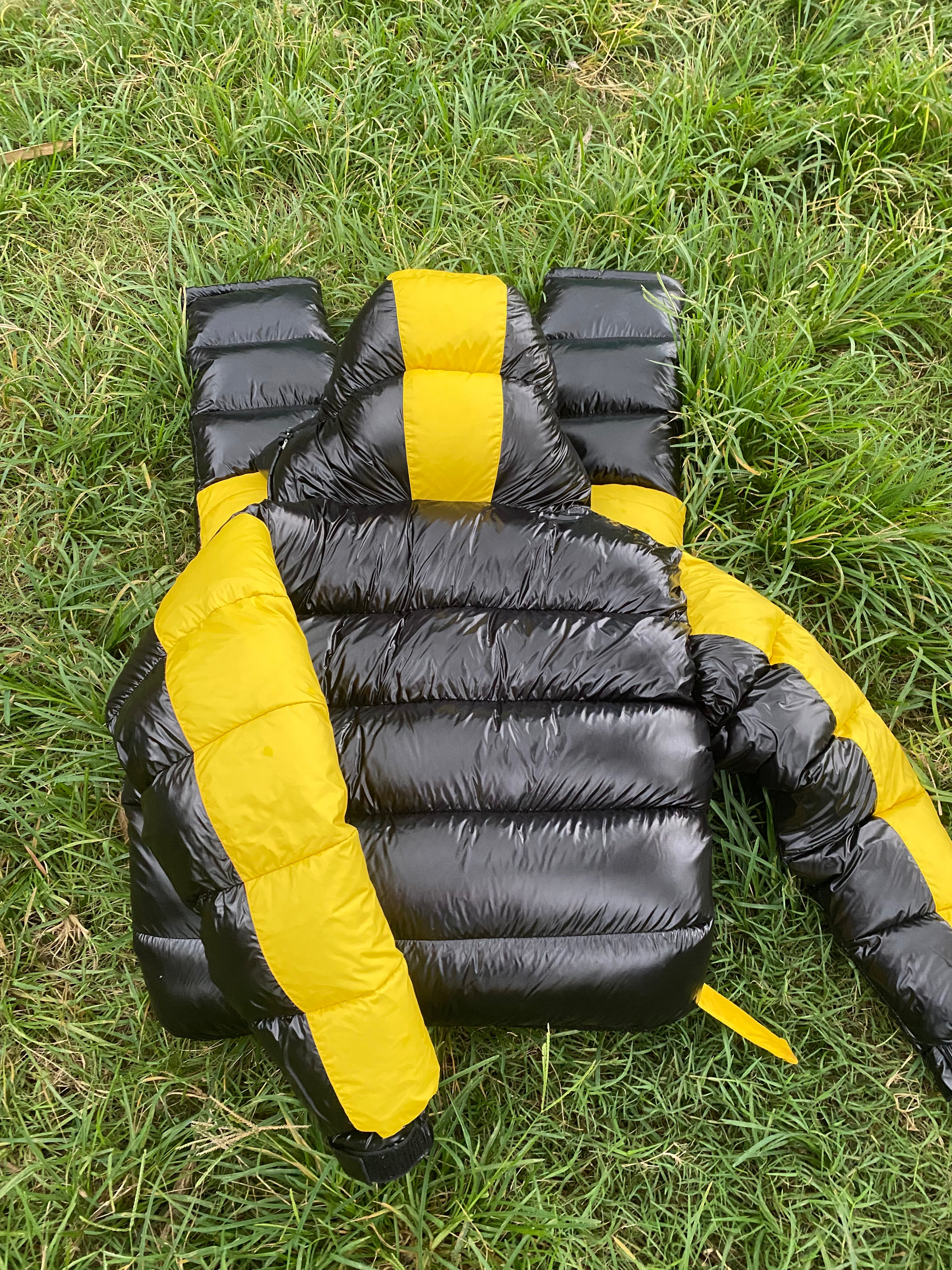 FULL BODY BLACK AND YELLOW SUIT