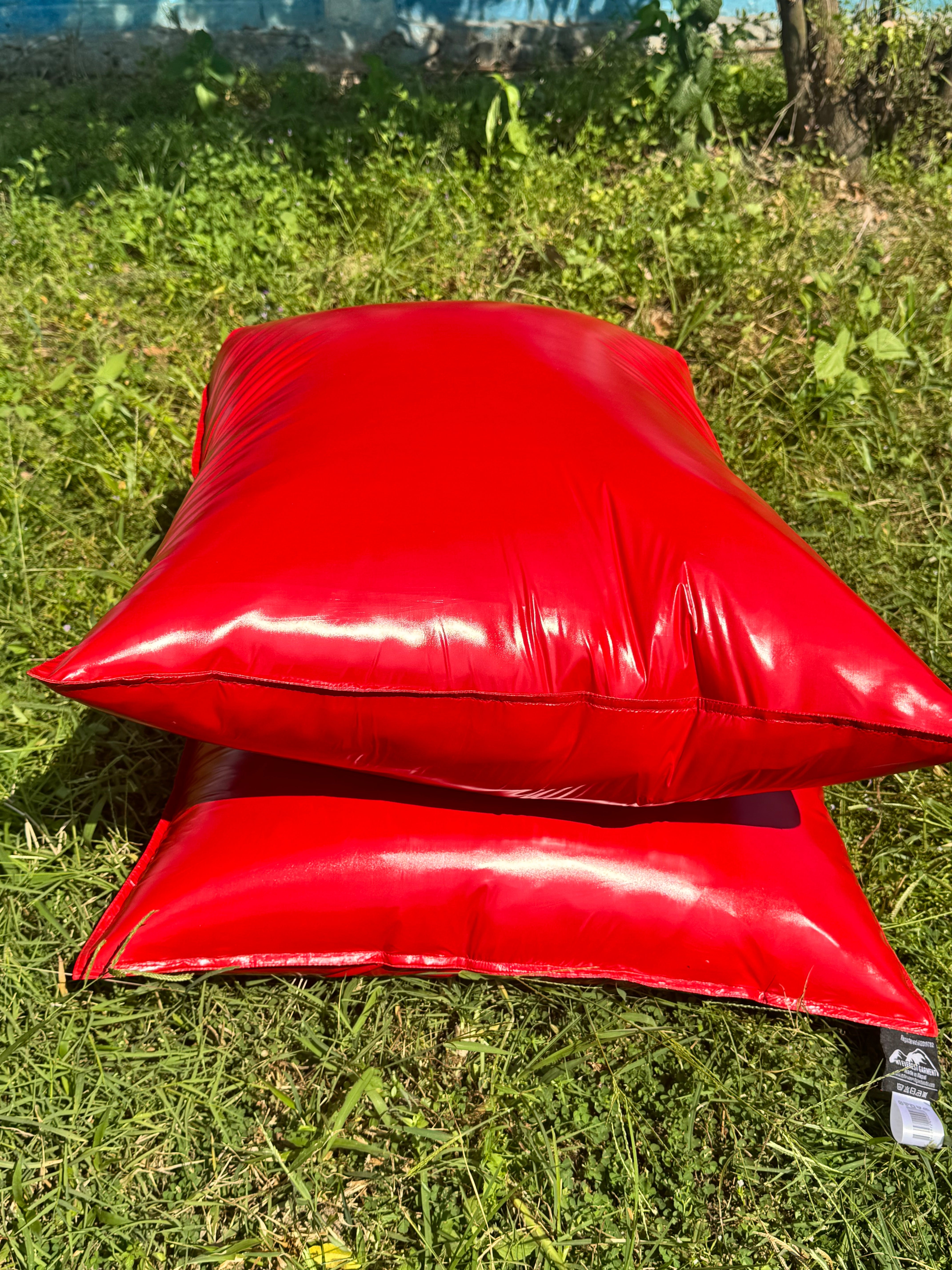 Overfilled WETLOOK Down Pillow, 3500g- Mt.Everest Garments