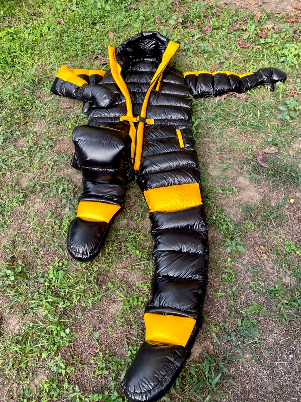 FULL BODY BLACK AND YELLOW SUIT