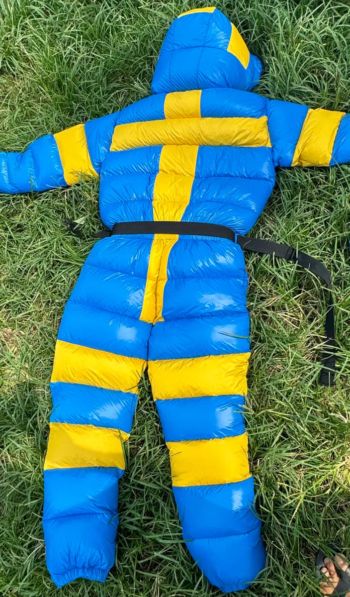 SKIING BLUE AND YELLOW SUIT